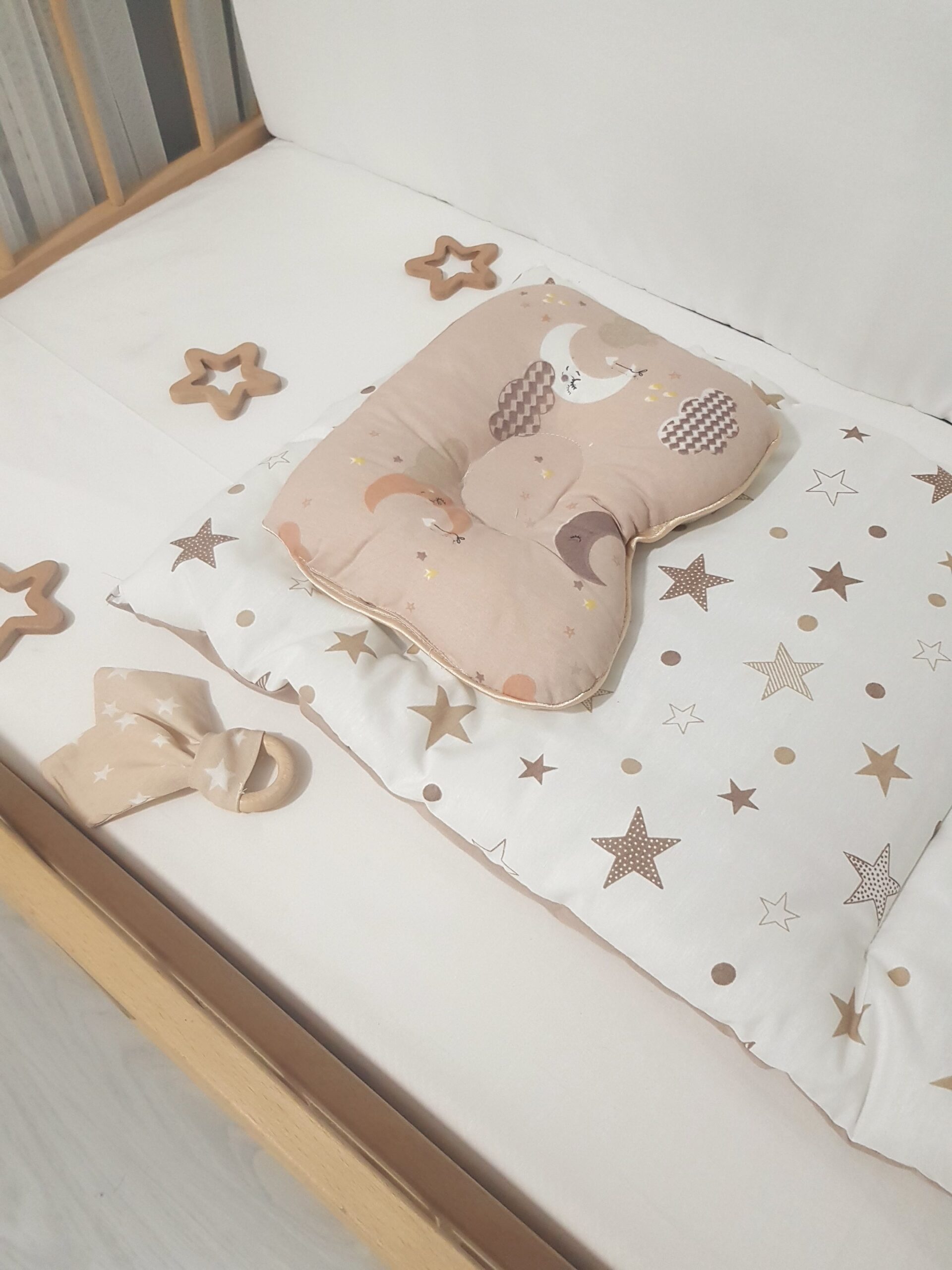 Alt_Açma_Minderi_Baş_Düzeltme_Yastığı_Diş_Kaşıyıcı_Ahşap_Halka_Kahverengi_3 Ahşap Diş Kaşıyıcı Halka, Alt Açma Minderi, Anne & Bebek Bakım, Baş Düzeltme Yastığı, Bebek Alt Değiştirme, Hediyeli Ürün, Yastıklı Alt Açma Minderi, Bebek Alt Açma Minderi, Alt Açma Yastıklı, Çift Taraflı Alt Açma Minderi