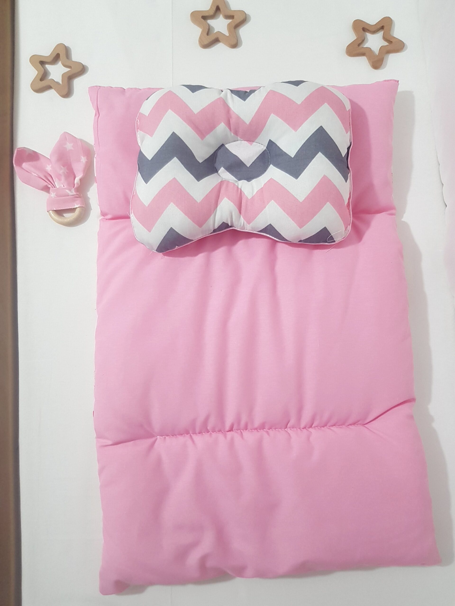 Alt_Açma_Minderi_Baş_Düzeltme_Yastığı_Diş_Kaşıyıcı_Ahşap_Halka_Pembe_Yıldız-2 Ahşap Diş Kaşıyıcı Halka, Alt Açma Minderi, Anne & Bebek Bakım, Baş Düzeltme Yastığı, Bebek Alt Değiştirme, Hediyeli Ürün, Yastıklı Alt Açma Minderi, Bebek Alt Açma Minderi, Alt Açma Yastıklı, Çift Taraflı Alt Açma Minderi