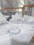 Başak_ve_Taç_Motifli_Bebek_İsimli_Nakışlı_Uyku_Seti_Mobilya_Beşik_(1)
