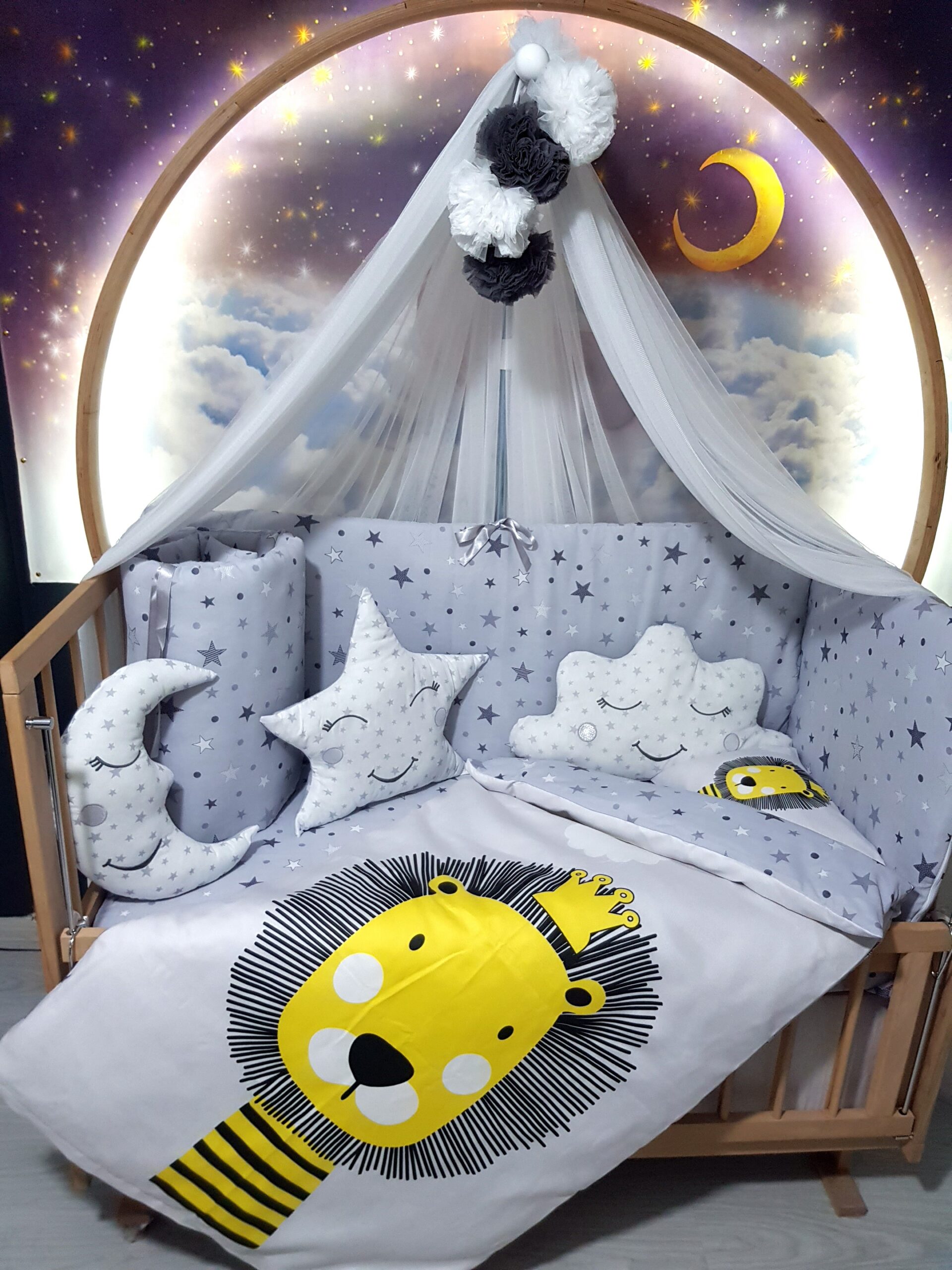 Kral_Aslan_Mobilya_Beşik_Dijital_Baskılı_Bebek_İsimli_Uyku_Seti_(5) Bebek Odası , Bebek İsimli Kişiye Özel , Dijital Baskılı Bebek Uyku Seti, Yorgan, Çarşaf, Yastık, Nevresim Seti , Beşik Kenar Korumalık , Lüks Cibinlik , Park Beşik , Mobilya Beşik , Sepet Beşik , Uyku Arkadaşı Yastık , Ay Bulut Yıldız Süs Yastıkları , Çocuk Uyku Seti , İsme Özel