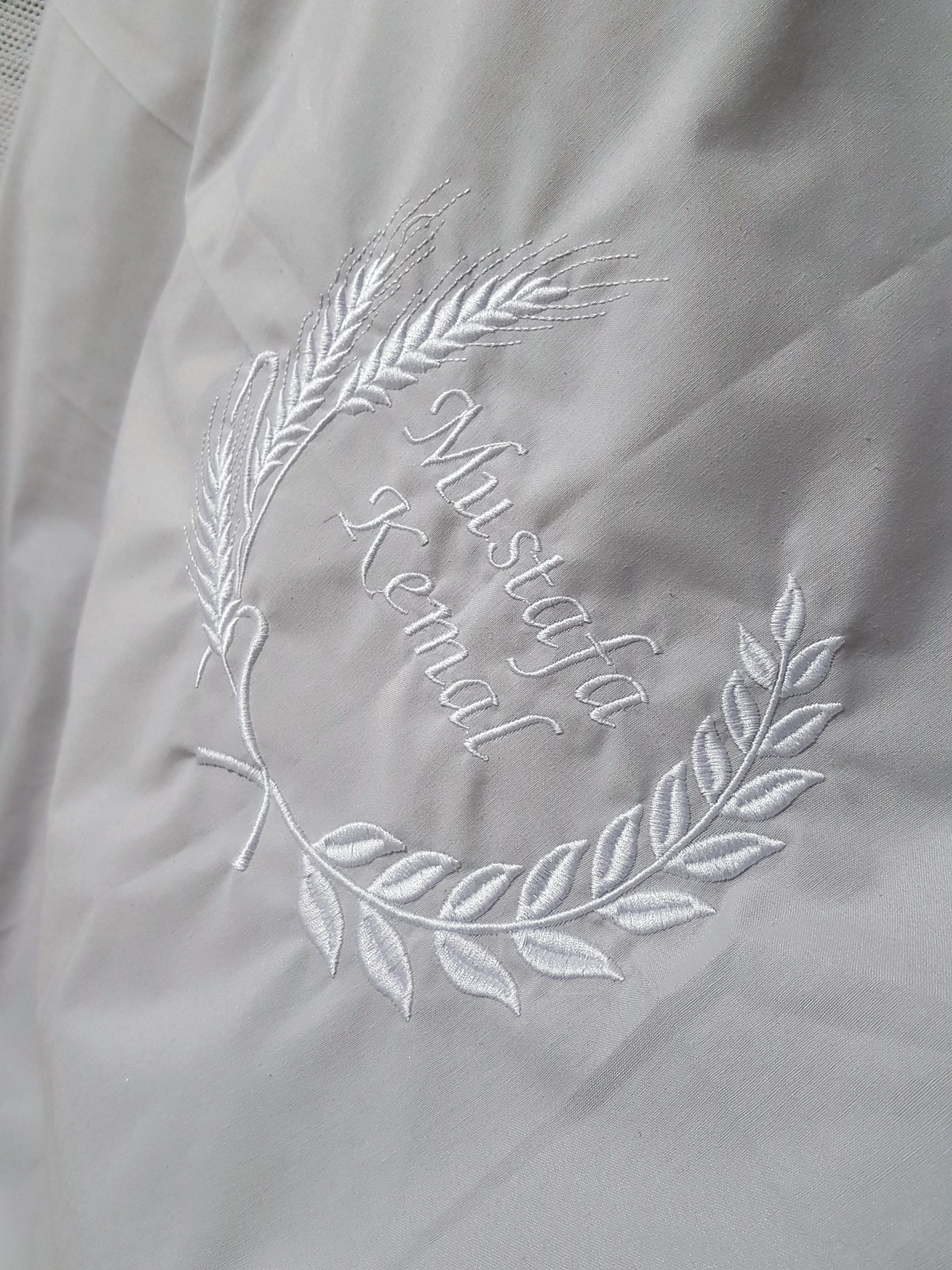 B3-Nakışlı_Bebek_Uyku_Seti_İsimli_Başak_Buğday_Motifi_Cibinlik_Park_Beşik_(8) Bebek Odası , Çocuk Odası , Bebek Uyku Seti , Çocuk Uyku Seti , Bebek İsimli Kişiye Özel , Nakışlı Bebek Uyku Seti , İsme Özel Nakışlı Uyku Seti , Bebek İsimli Uyku Seti , Nakışlı Uyku Seti , Yorgan, Çarşaf, Yastık, Nevresim Takımı, Nevresim Seti , Beşik Yan Koruma, Beşik Kenar Korumalık , Lüks Cibinlik , Cibinlik Aparatı , Park Beşik , Mobilya Beşik , Sepet Beşik , Uyku Arkadaşı Yastık , Ay Bulut Yıldız Süs Yastıkları , Nakışlı bebek uyku setleri , Bebek uyku seti , Bebek odası dekorasyonu , Pamuklu bebek uyku seti , Çift yönlü bebek uyku seti , Nakış işlemeli bebek yastığı , Bebek cibinliği