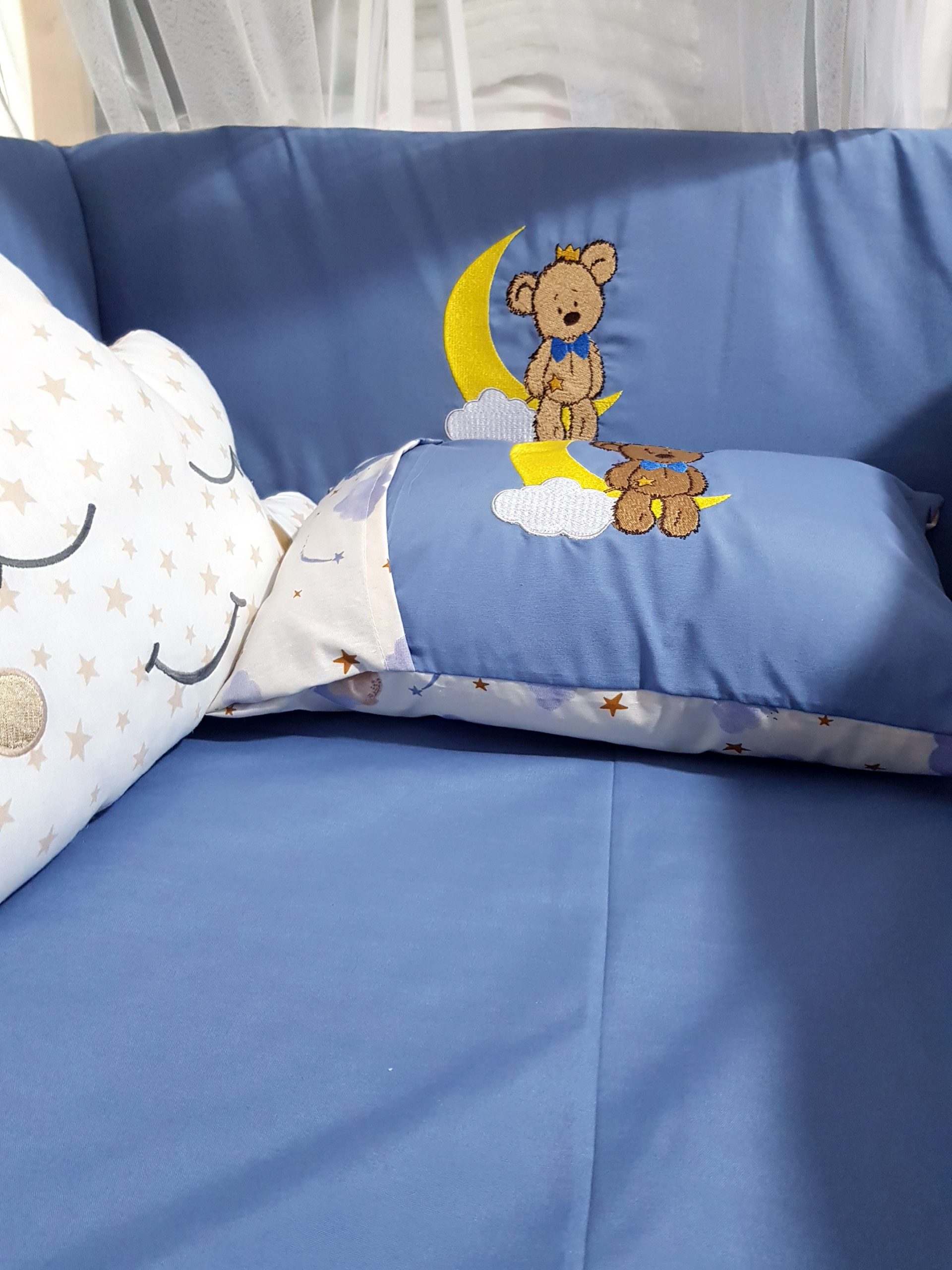 Nakışlı Uyku Seti , Yorgan, Çarşaf, Yastık, Nevresim Takımı, Nevresim Seti , Beşik Yan Koruma , Beşik Kenar Korumalık , Lüks Cibinlik , Cibinlik Aparatı , Park Beşik , Mobilya Beşik , Sepet Beşik , Uyku Arkadaşı Yastık , Ay Bulut Yıldız Süs Yastıkları , Nakışlı Kırlent