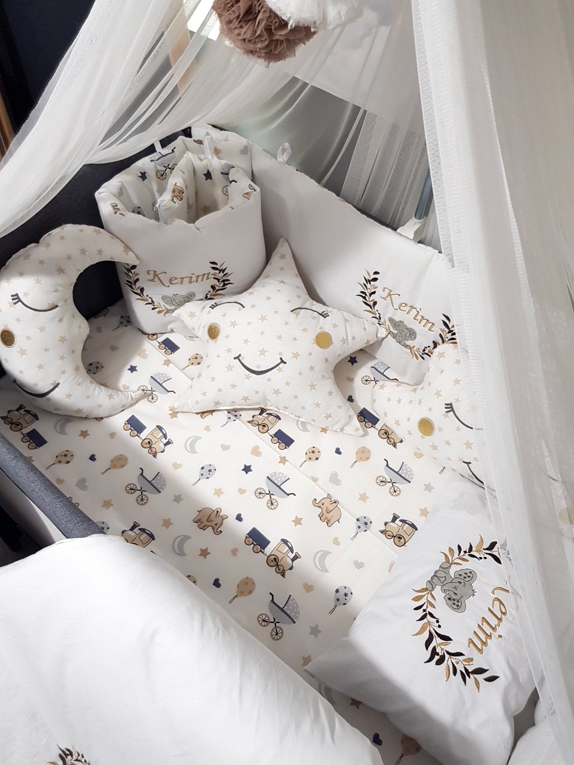 H7_Bebek_Uyku_Seti_Yaprak_Dalı_ve_Fil_Nakışlı_Modeli_(7) Bebek İsimli Kişiye Özel, Nakışlı Bebek Uyku Seti, İsme Özel Nakışlı Uyku Seti, Bebek İsimli Uyku Seti