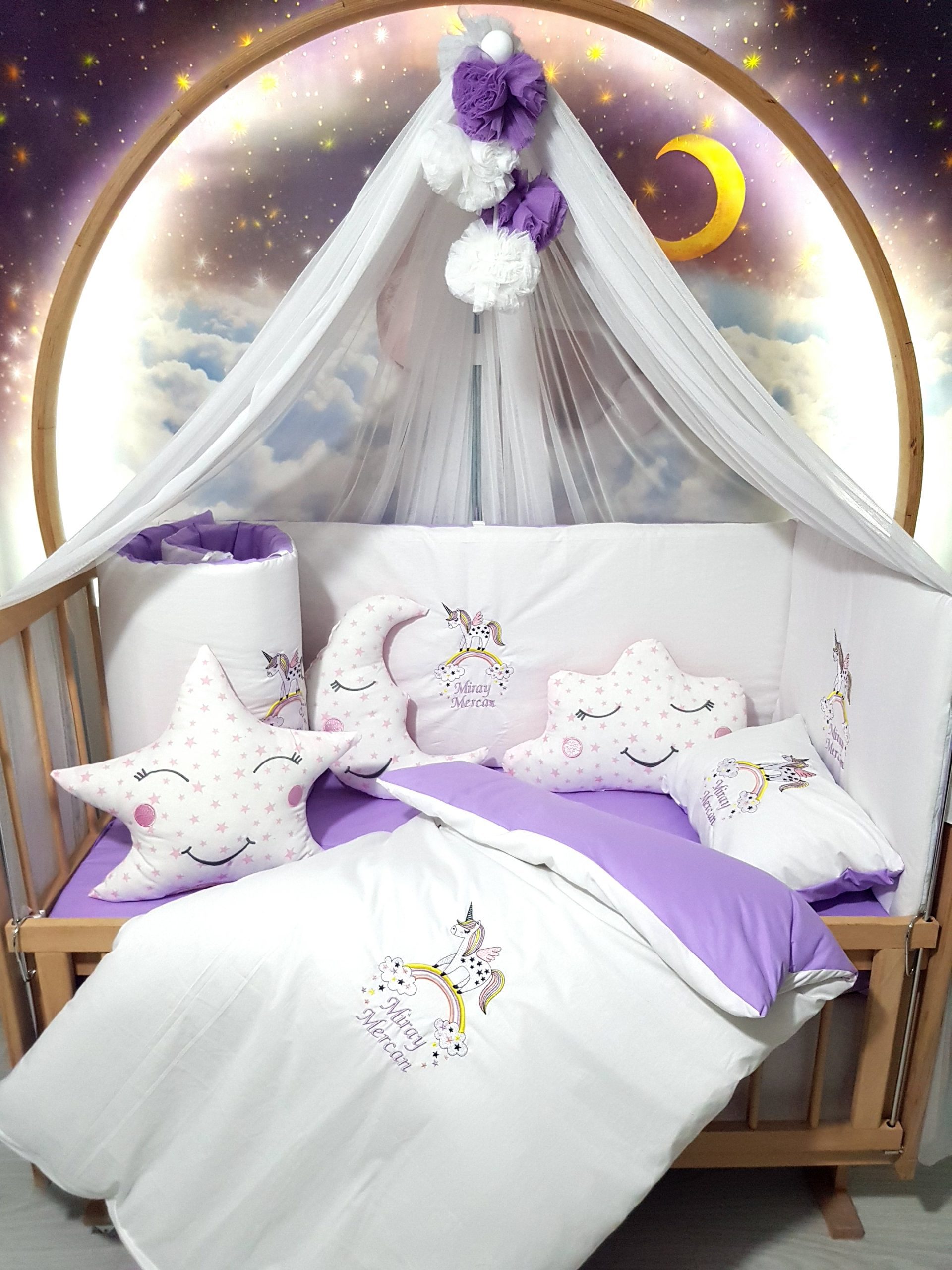 Nakışlı Uyku Seti , Yorgan, Çarşaf, Yastık, Nevresim Takımı, Nevresim Seti , Beşik Yan Koruma , Beşik Kenar Korumalık , Lüks Cibinlik , Cibinlik Aparatı , Park Beşik , Mobilya Beşik , Sepet Beşik , Uyku Arkadaşı Yastık , Ay Bulut Yıldız Süs Yastıkları , Nakışlı Kırlent