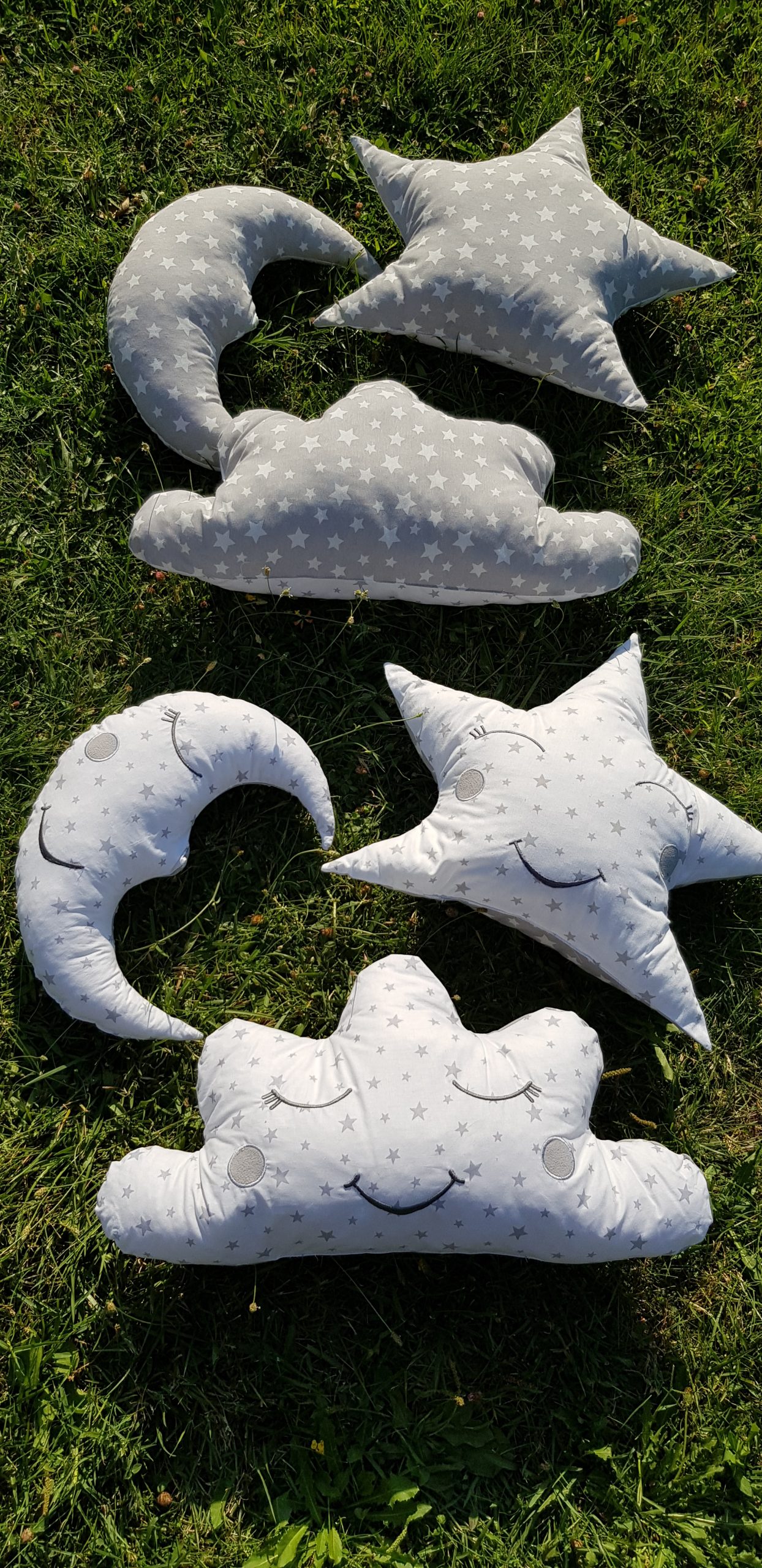 Ay Yastık, Bulut Yastık, Yıldız Yastık, Çocuk Odası, Bebek Odası, Uyku Arkadaşı, Süs Yastıkları, Dekoratif Yastık, Gülen Yüz Yastık, Ay Dede Yastık, Gülen Yüz Nakışlı Yastık, Uyku Yastığı, Süs Yastığı