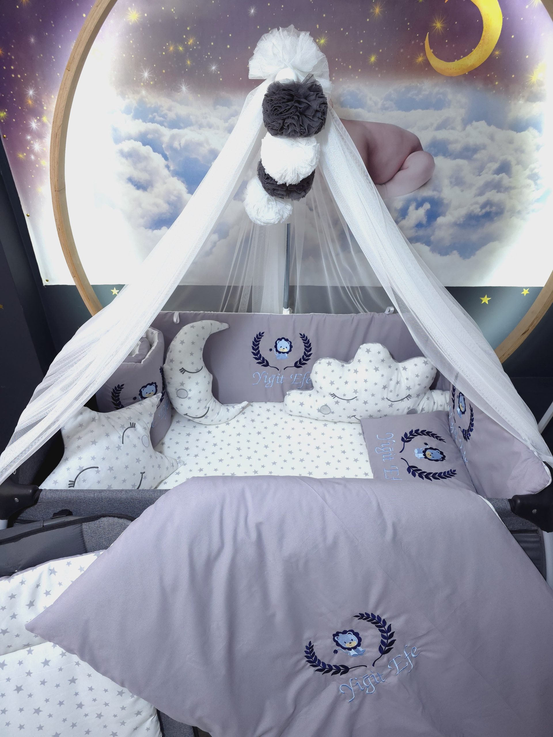 H6_Aslan_Nakışlı_Bebek_Uyku_Seti_İsimli_Aparatlı_Lüks_Cibinlik_(2) Nakışlı Uyku Seti, Yorgan, Çarşaf, Yastık