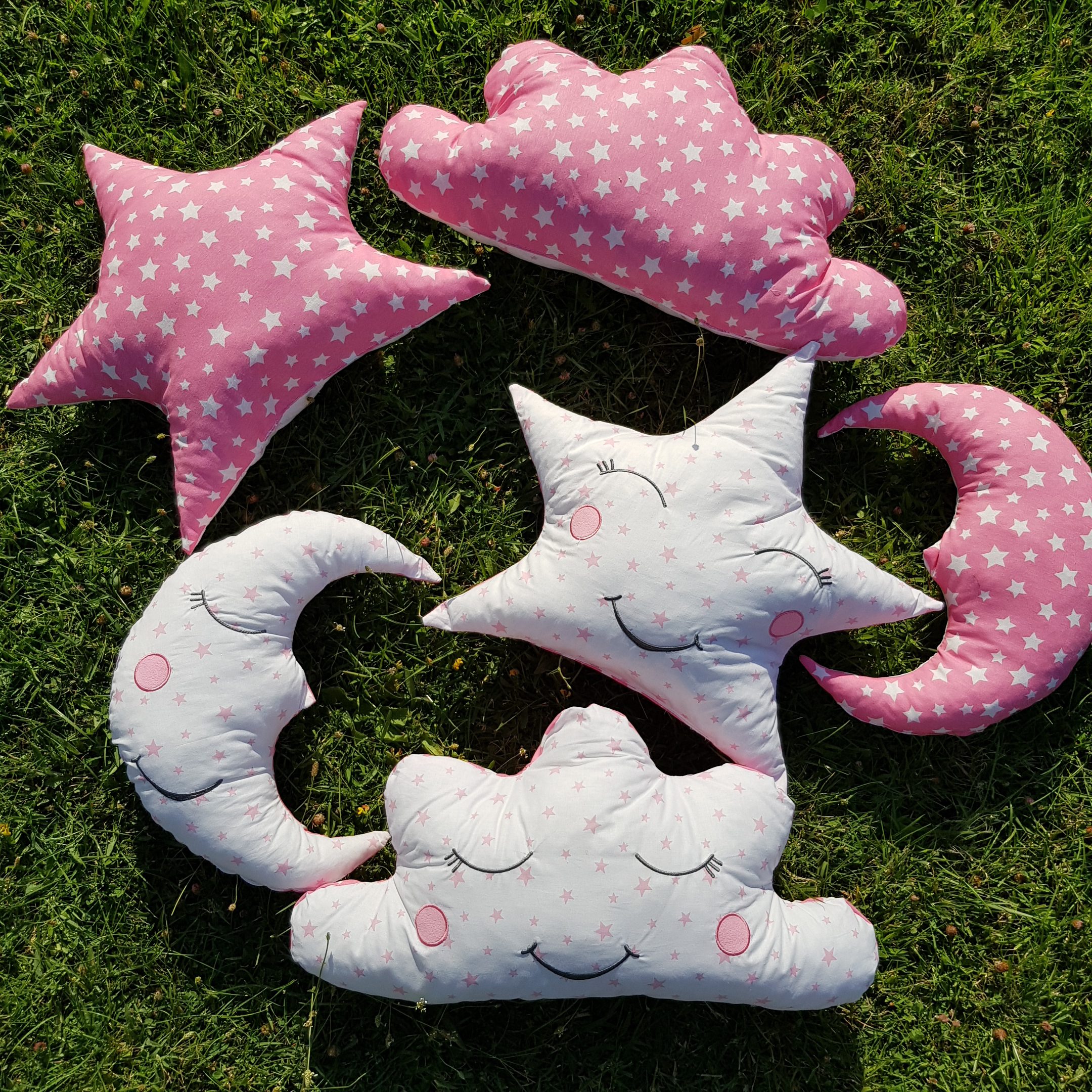 Pembe_Uyku_Arkadaşı_Dekoratif_Yastık_Gülen_Yüz_Nakışlı_Ay_Bulut_Yıldız_Süs_Yastıkları_2 Ay Yastık, Bulut Yastık, Yıldız Yastık, Çocuk Odası, Bebek Odası, Uyku Arkadaşı, Süs Yastıkları, Dekoratif Yastık, Gülen Yüz Yastık, Ay Dede Yastık, Gülen Yüz Nakışlı Yastık, Uyku Yastığı, Süs Yastığı