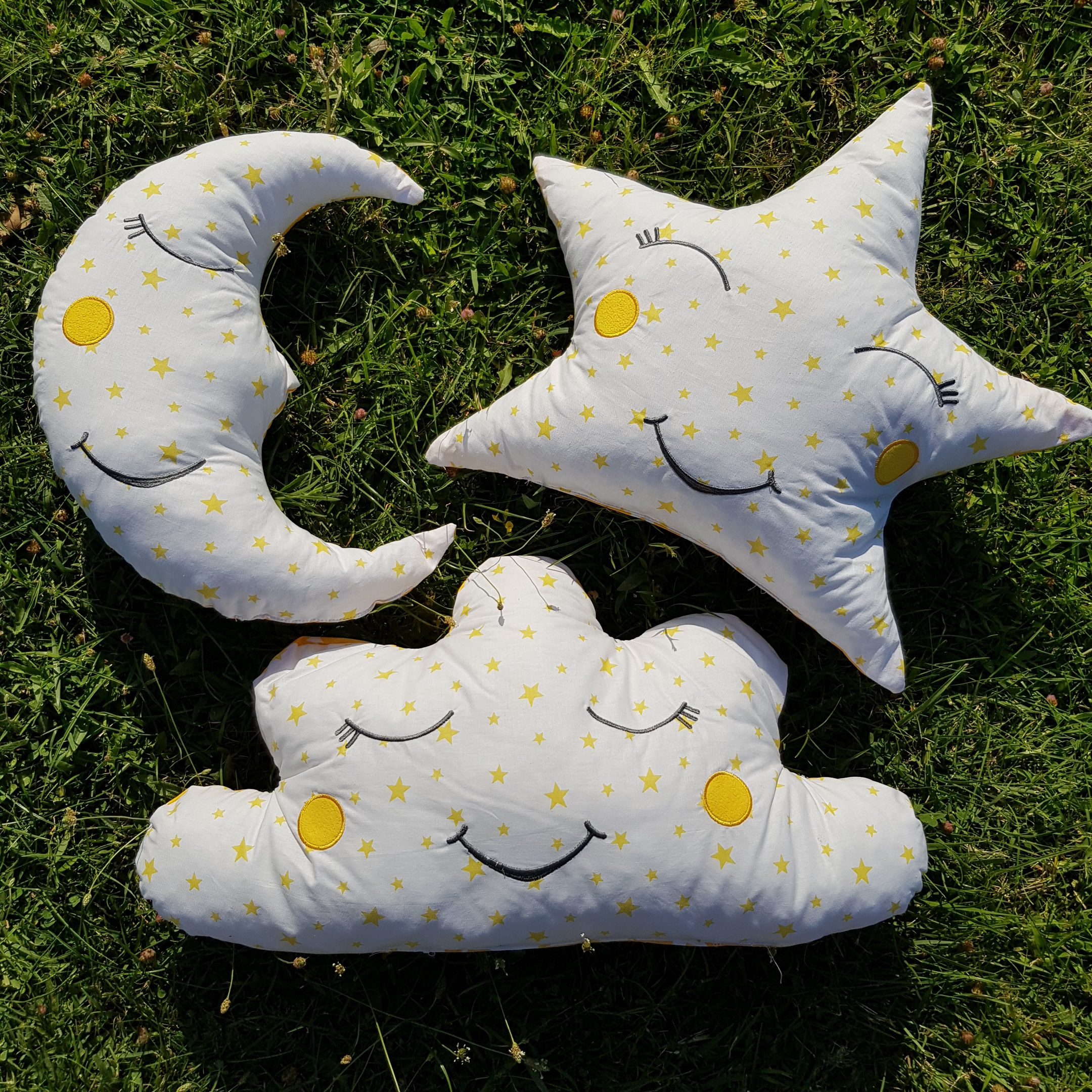 Sarı_Uyku_Arkadaşı_Dekoratif_Yastık_Gülen_Yüz_Nakışlı_Ay_Bulut_Yıldız_Süs_Yastıkları_3 Ay Yastık, Bulut Yastık, Yıldız Yastık, Çocuk Odası, Bebek Odası, Uyku Arkadaşı, Süs Yastıkları, Dekoratif Yastık, Gülen Yüz Yastık, Ay Dede Yastık, Gülen Yüz Nakışlı Yastık, Uyku Yastığı, Süs Yastığı