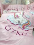 D8061-P92-Kız-bebek-uyku-seti-cibinlikli-isimli-unicorn-(4)