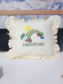 müslin kırlent Hafif yapısı ve doğal dokusuyla her ortamda kendine yer bulur.