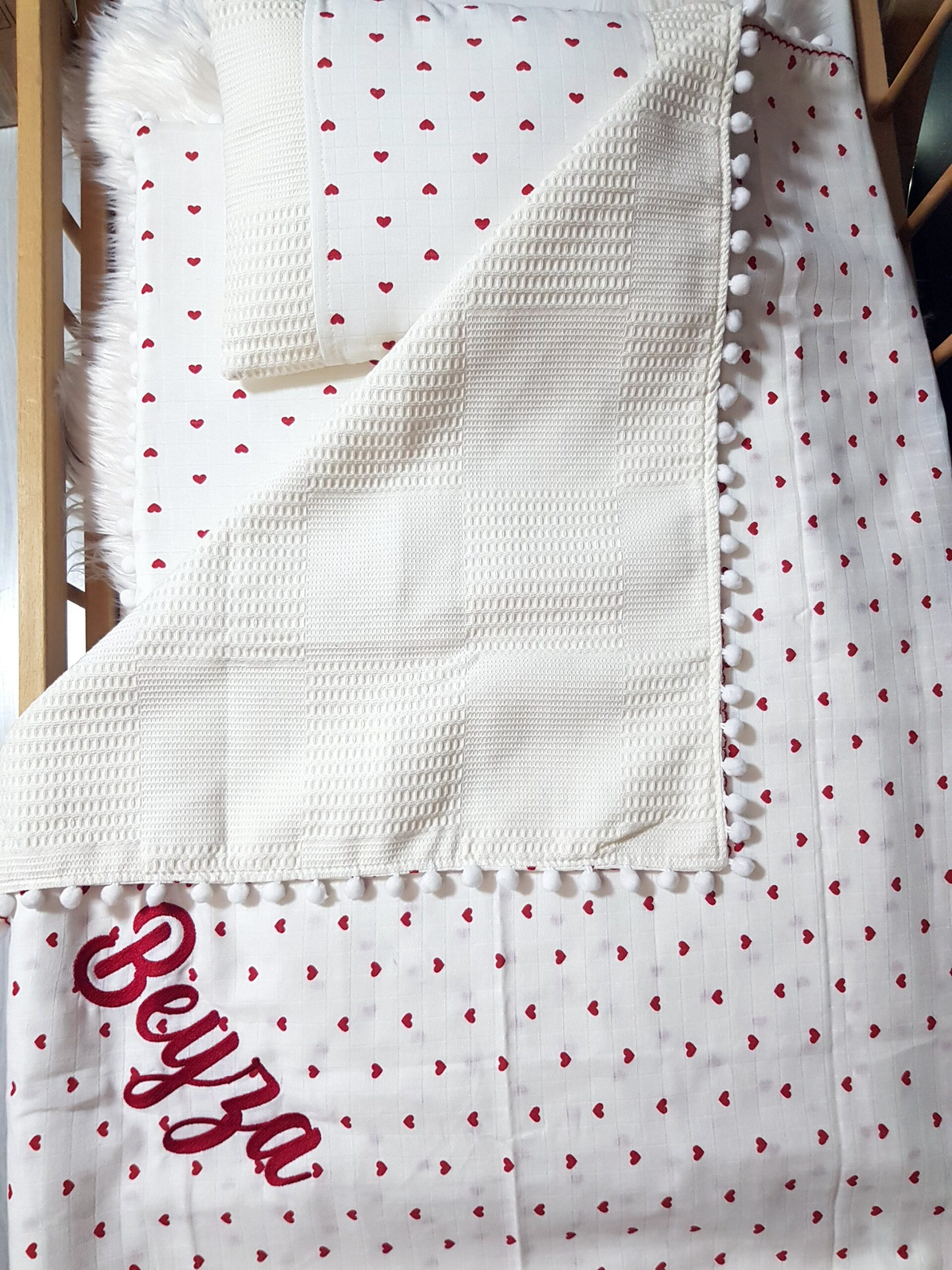 9998LV_nakışlı_isimli_müslin_alt_açma_minderi_battaniye_yastık_küçük_kalpli_(1) isim nakışlı müslin battaniye, alt açma minderi, alt değiştirme seti, isimli battaniye, müslin battaniye