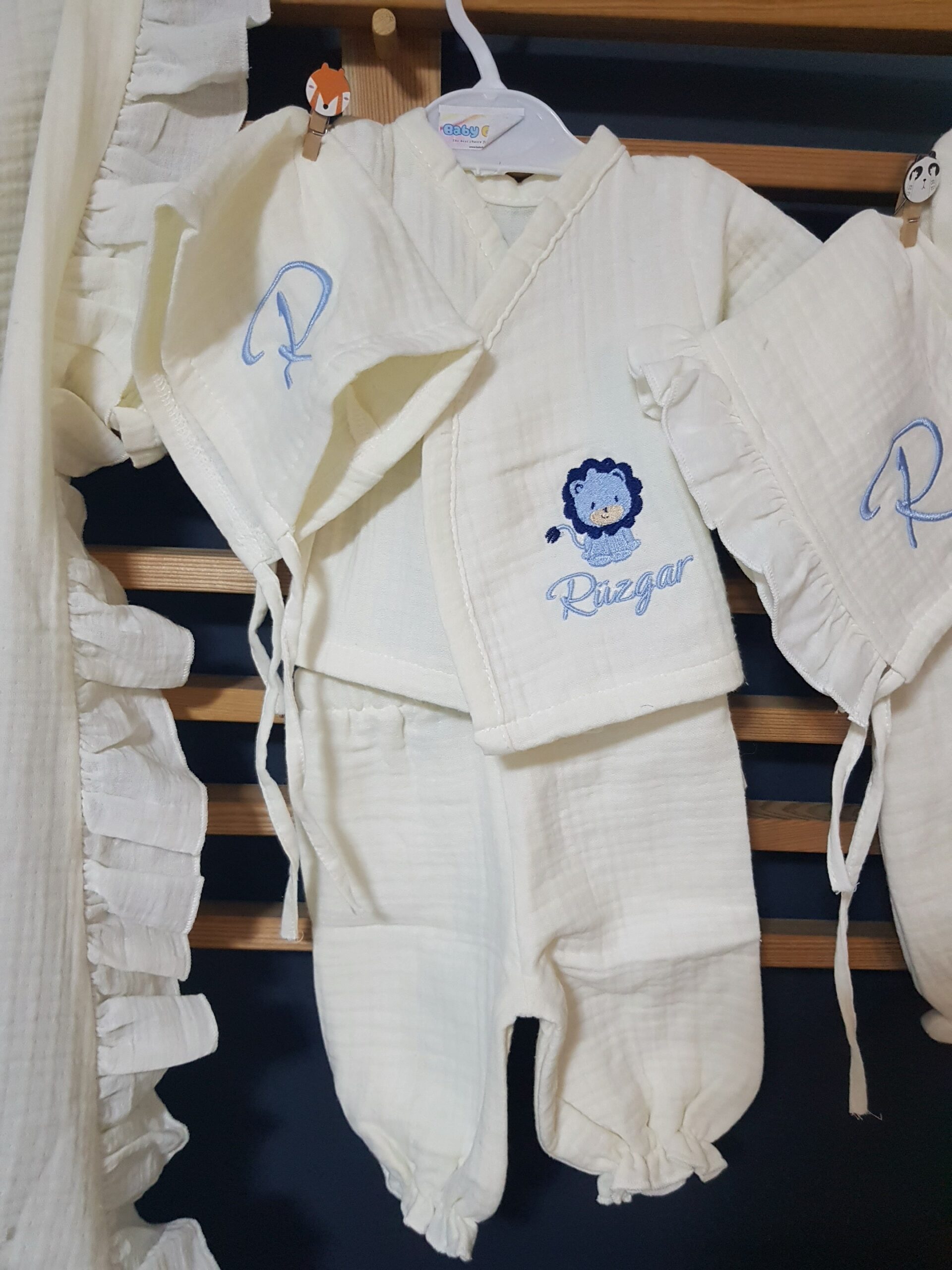 0-pamuk-müslin-hastane-çıkışı-isimli-tulum-H6-(3) Müslin Hastane Çıkışı, bebek tulumu, fırfırlı battaniye, puset örtüsü