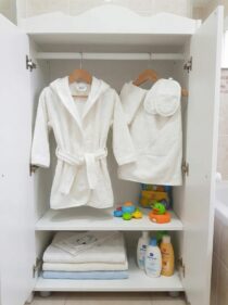 Bornoz takımı, kapüşonlu bornoz, bebek battaniyesi, terlik ve kese