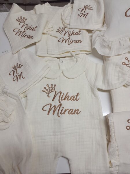 Müslin Hastane Çıkışı 4 Katlı %100 Pamuk İsimli Yenidoğan Takımı (0-3 Ay)