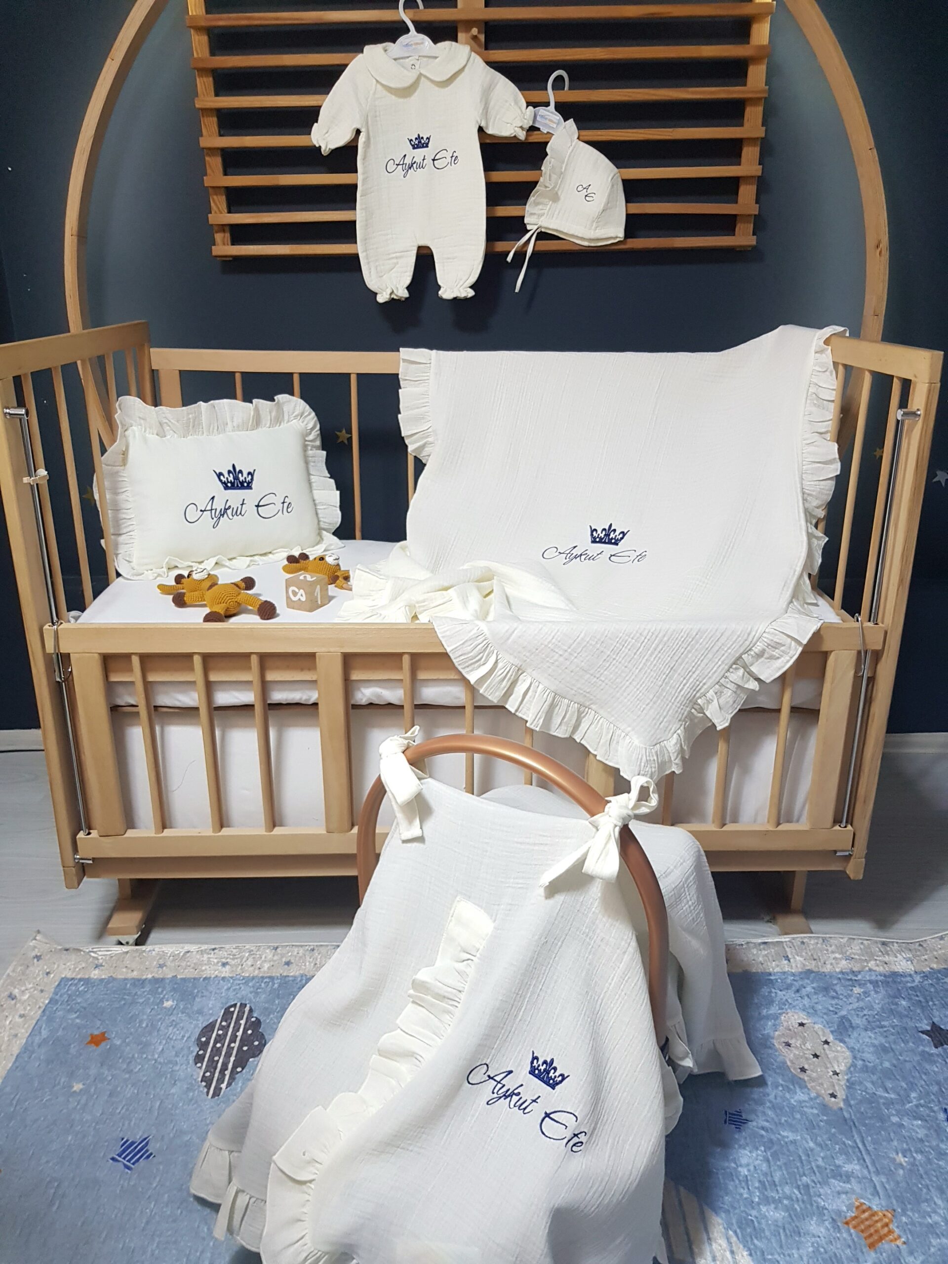 kral_tacı_nakışlı_müslin_hastane_çıkışı_M11_1-(1) bebek seti müslin hastane çıkışı