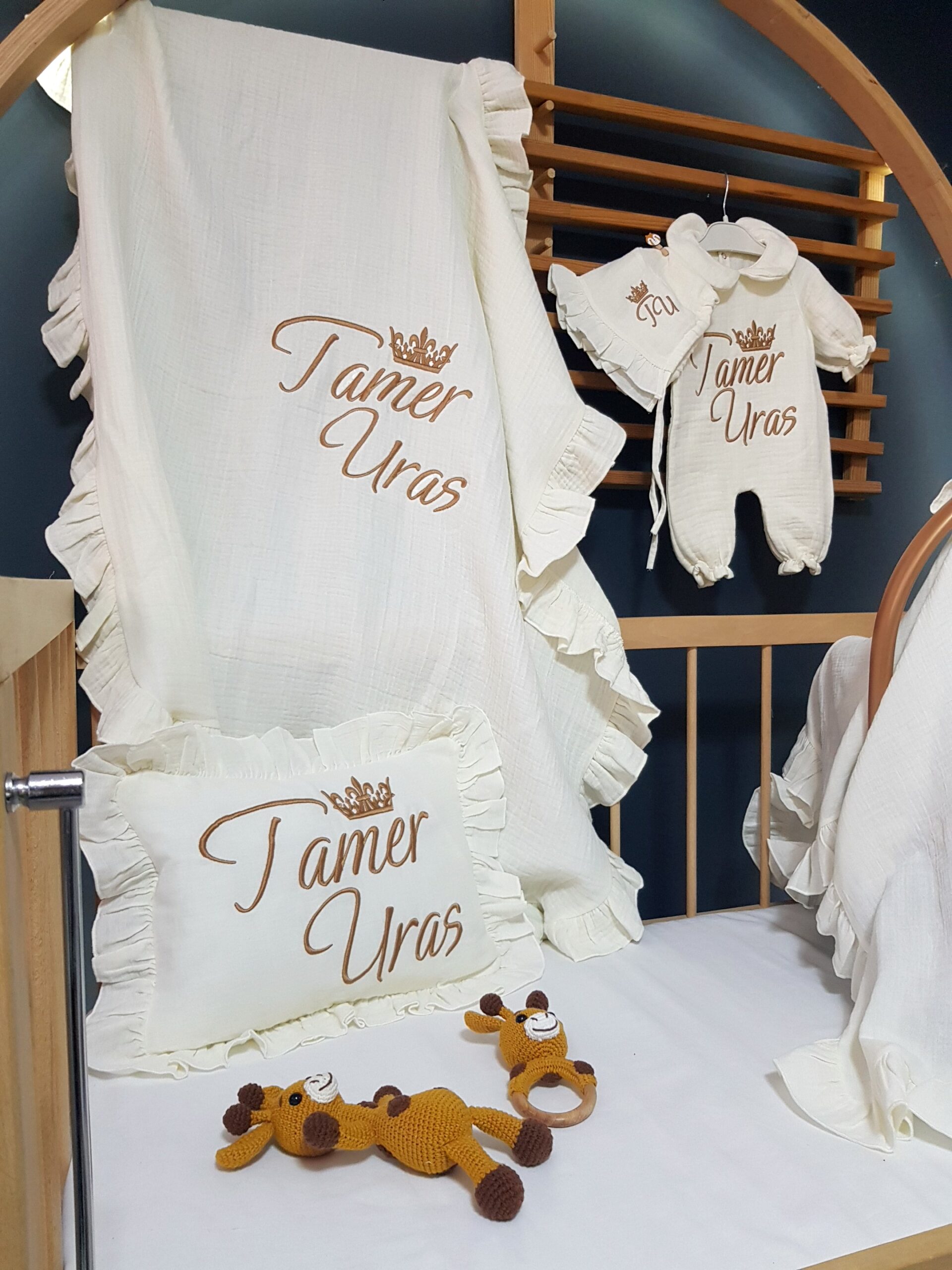 müslin-hastane-çıkışı-tulum-battaniye-kırlent-M11_1-(4) yenidoğan müslin hastane çıkışı