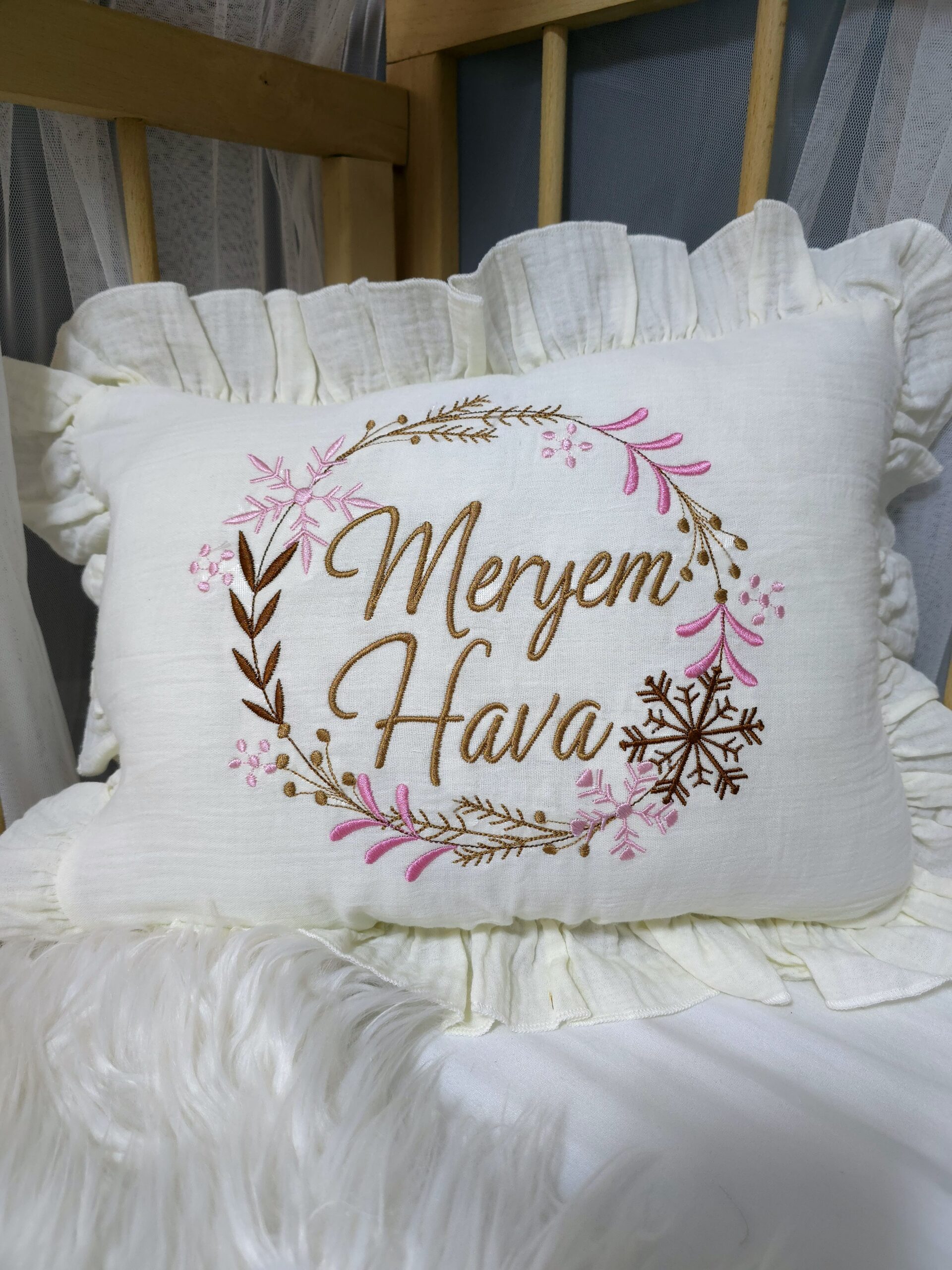 nakışlı-müslin-hastane-çıkışı-C9-(2) tulumlu müslin hastane çıkışı