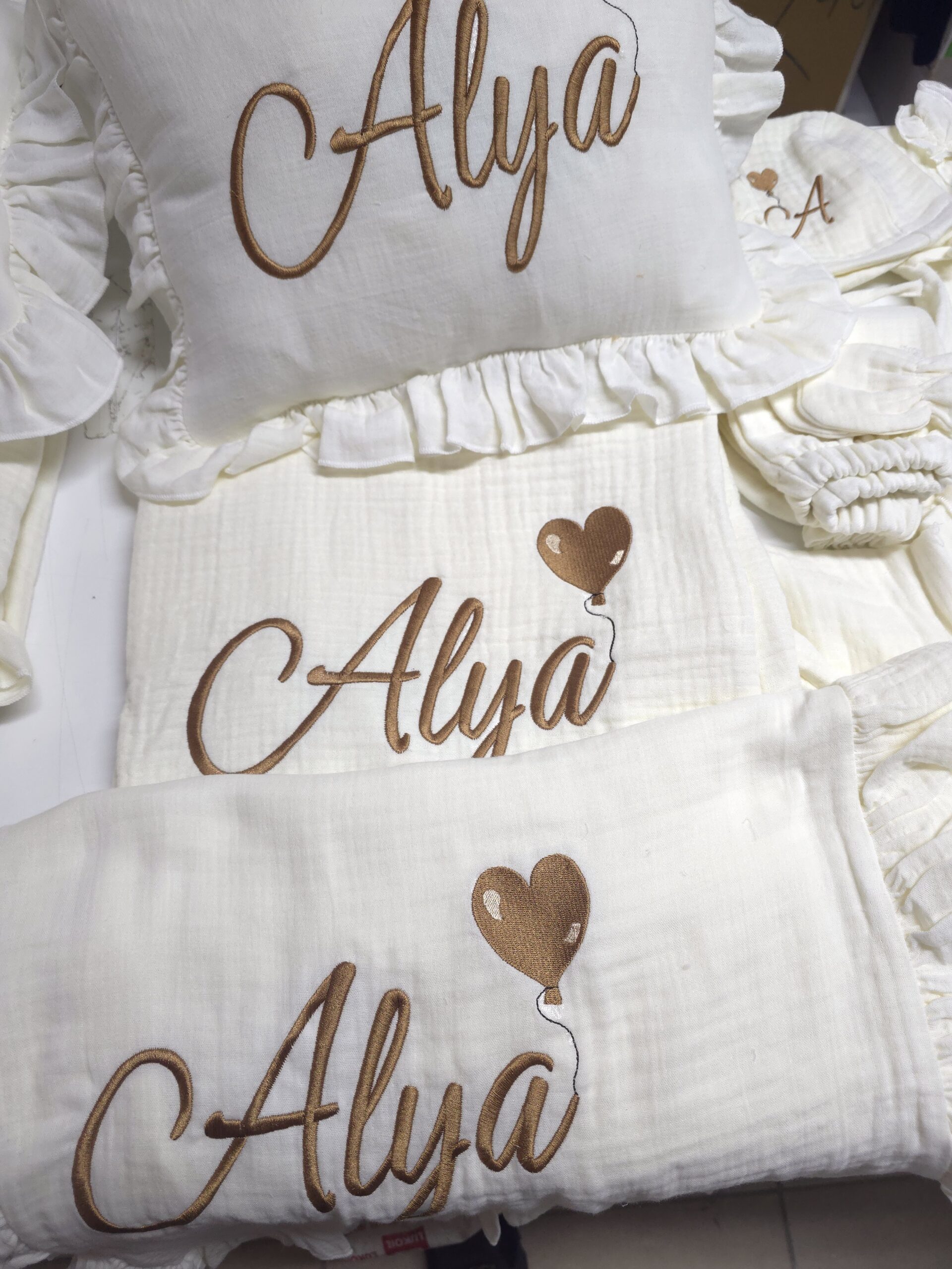 nakışlı-müslin-hastane-çıkışı-bebek-tulumu-pamuk-M10_2-(2) müslin hastane çıkışı pamuk