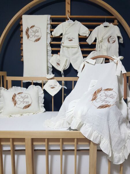 0–3 Ay Yenidoğan İçin %100 Pamuk Nakışlı Müslin Hastane Çıkışı Seti