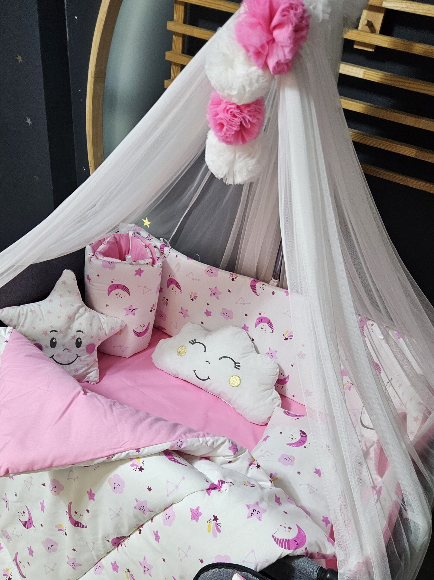 ponponlu-cibinlikli-erkek-bebek-uyku-seti-96-P92-(2) bebek uyku seti, kız bebek uyku seti, beşik kenar korumalı, beşik cibinlik tülü