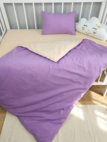 bebek uyku seti: 90x130 yorgan ve kılıfı, 30x45 yastık ve kılıfı ile çarşaf dahil. Sevimli bulut yastık hediye